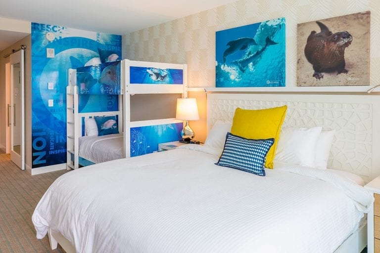 Wyndham Hotel Aquarium Themed Room