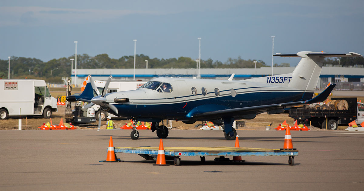 airplane at tampa airport